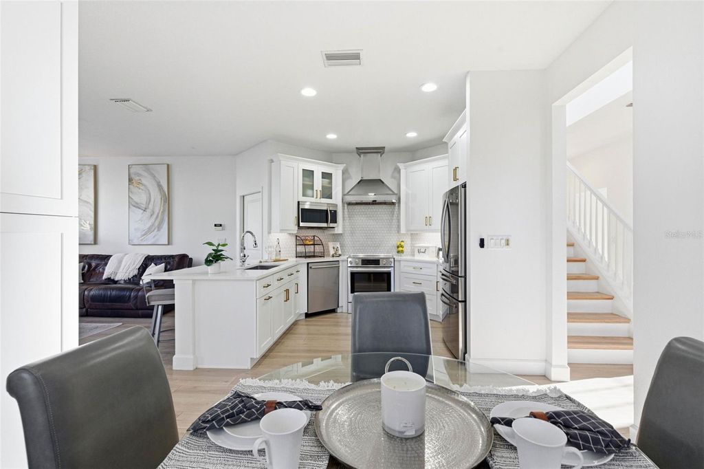 Image 25 of property listing at 20405 CLUB VISTA LANE 3, Tampa, FL 33647