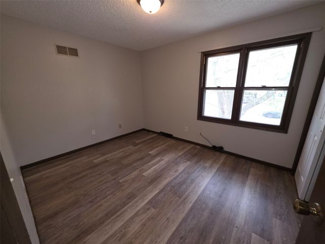 3200 SE 4th Court, Des Moines, IA 50315