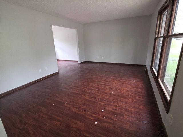 3200 SE 4th Court, Des Moines, IA 50315