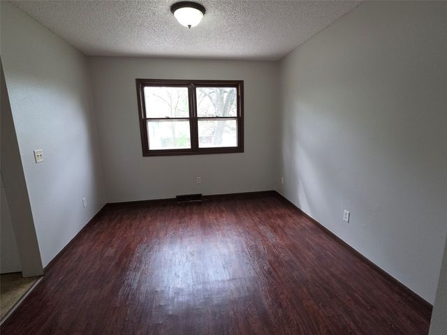 3200 SE 4th Court, Des Moines, IA 50315