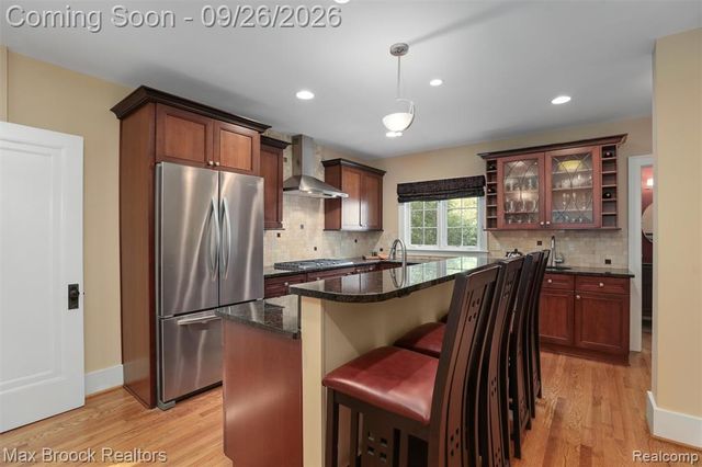 46 Oakdale Boulevard, Pleasant Ridge, MI 48069