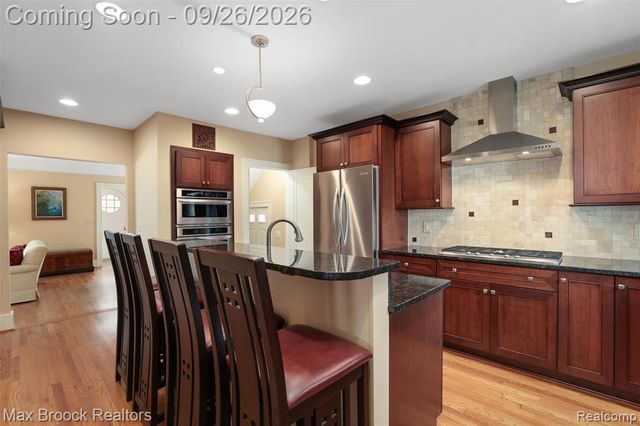 46 Oakdale Boulevard, Pleasant Ridge, MI 48069