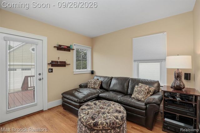 46 Oakdale Boulevard, Pleasant Ridge, MI 48069