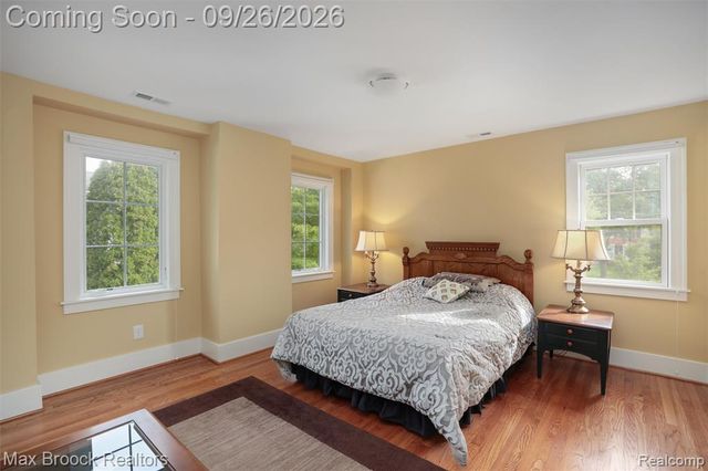 46 Oakdale Boulevard, Pleasant Ridge, MI 48069
