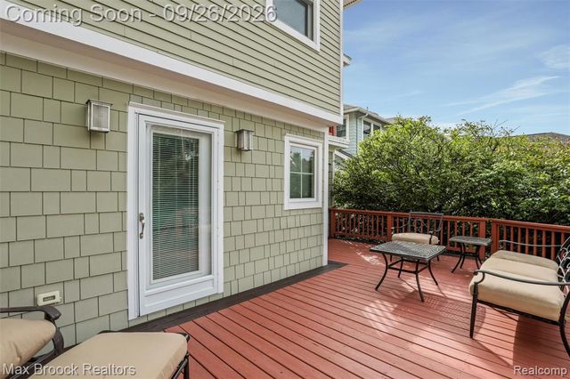 46 Oakdale Boulevard, Pleasant Ridge, MI 48069