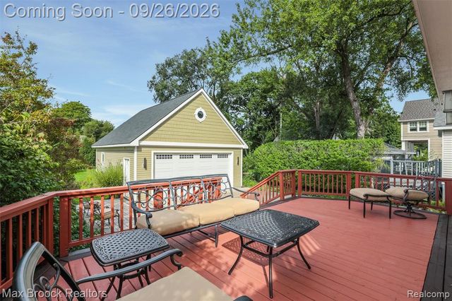 46 Oakdale Boulevard, Pleasant Ridge, MI 48069