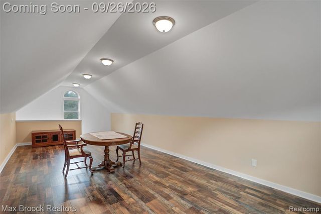 46 Oakdale Boulevard, Pleasant Ridge, MI 48069