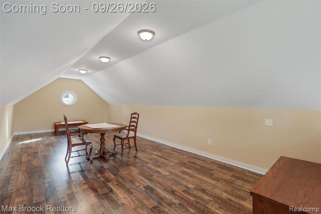 46 Oakdale Boulevard, Pleasant Ridge, MI 48069