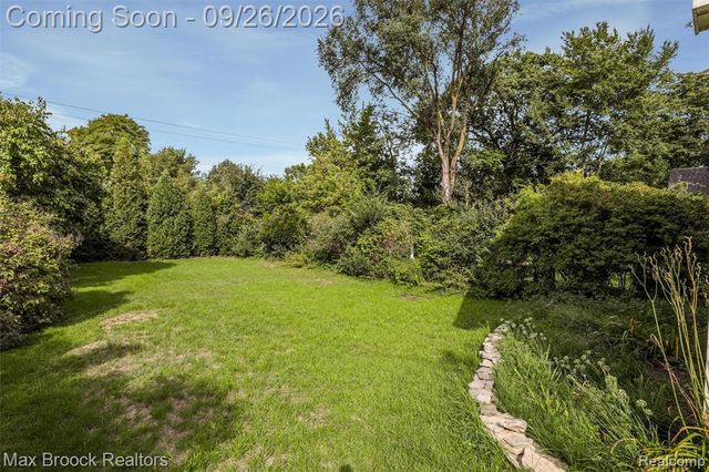 46 Oakdale Boulevard, Pleasant Ridge, MI 48069