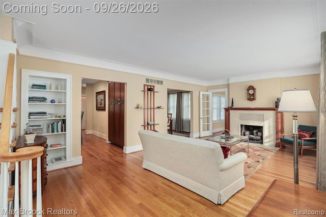 46 Oakdale Boulevard, Pleasant Ridge, MI 48069
