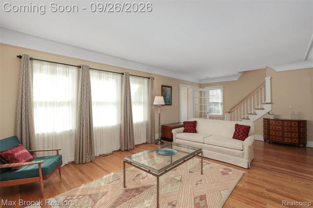 46 Oakdale Boulevard, Pleasant Ridge, MI 48069