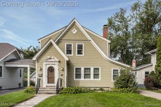 46 Oakdale Boulevard, Pleasant Ridge, MI 48069