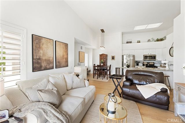 24392 Acaso 8, Laguna Hills, CA 92656