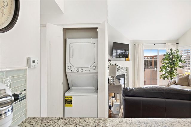 24392 Acaso 8, Laguna Hills, CA 92656