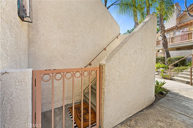 24392 Acaso 8, Laguna Hills, CA 92656