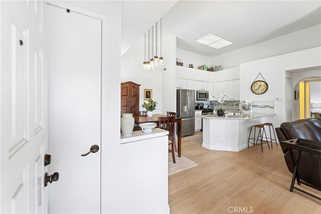 24392 Acaso 8, Laguna Hills, CA 92656