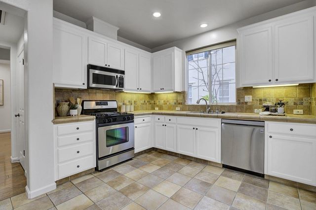 9827 Belladonna Dr, San Ramon, CA 94582