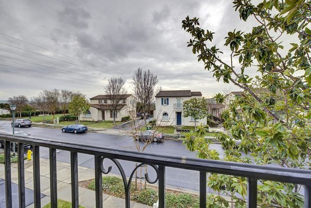 9827 Belladonna Dr, San Ramon, CA 94582