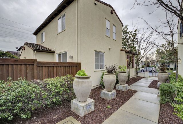 9827 Belladonna Dr, San Ramon, CA 94582