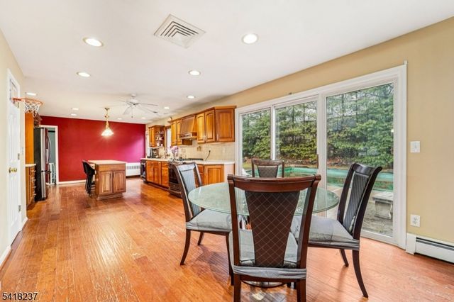 51 Catherine St, Bloomingdale Boro, NJ 07403