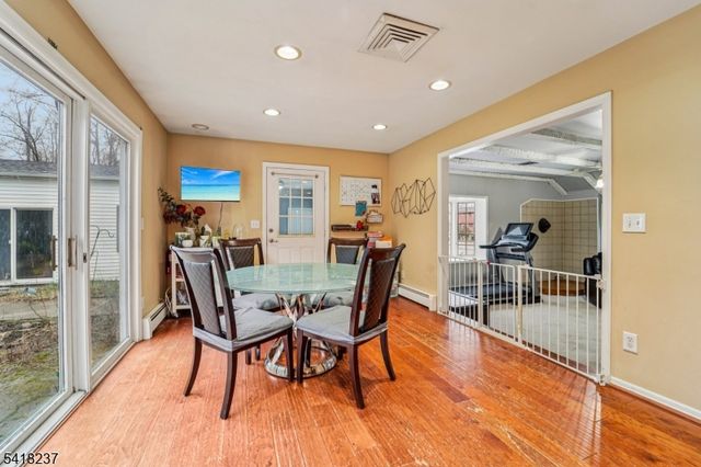 51 Catherine St, Bloomingdale Boro, NJ 07403