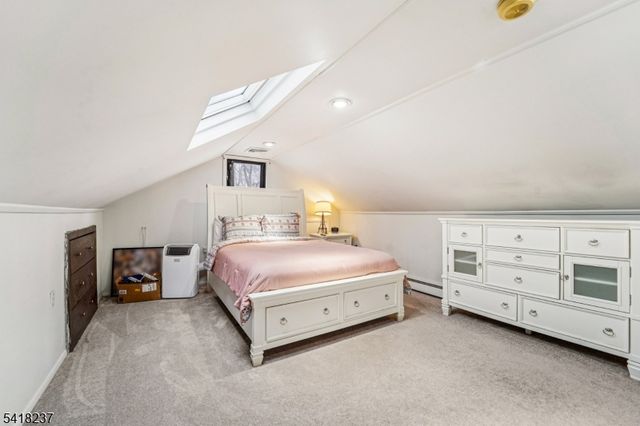 51 Catherine St, Bloomingdale Boro, NJ 07403