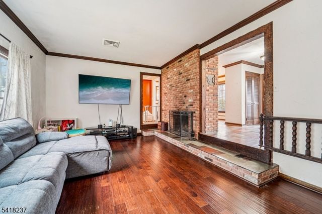 51 Catherine St, Bloomingdale Boro, NJ 07403