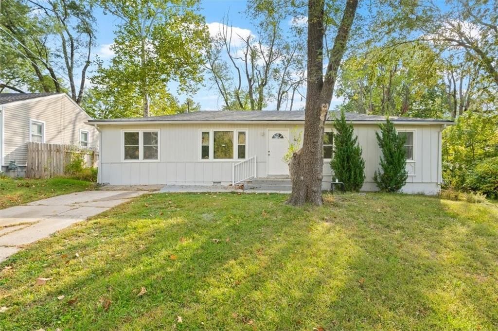 9815 James A Reed Road, Kansas City, MO 64134