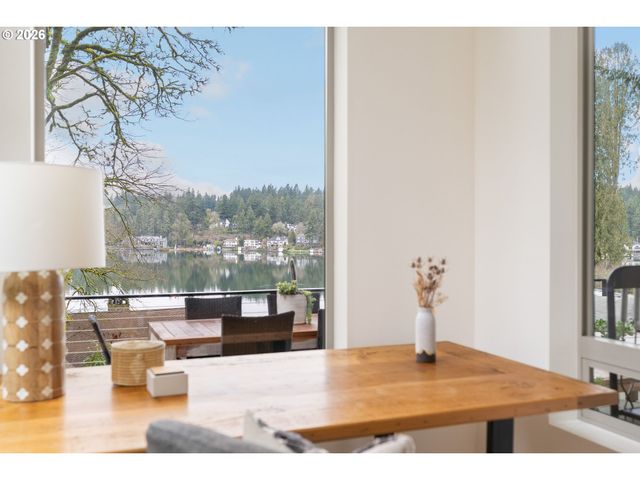 1666 LAKE FRONT Rd, Lake Oswego, OR 97034