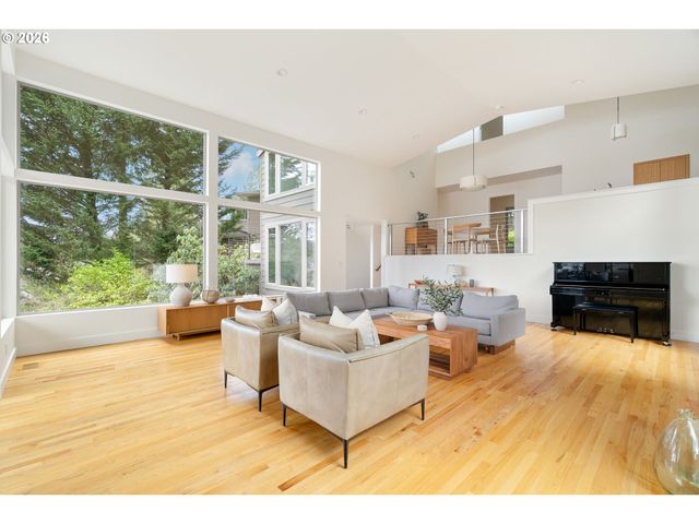 1666 LAKE FRONT Rd, Lake Oswego, OR 97034