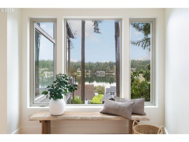 1666 LAKE FRONT Rd, Lake Oswego, OR 97034