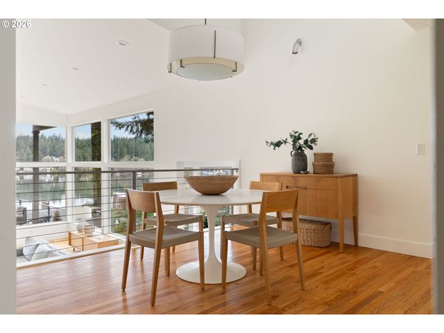 1666 LAKE FRONT Rd, Lake Oswego, OR 97034