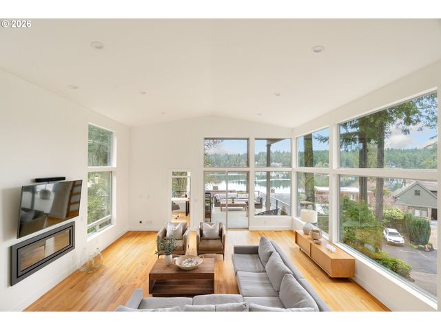 1666 LAKE FRONT Rd, Lake Oswego, OR 97034