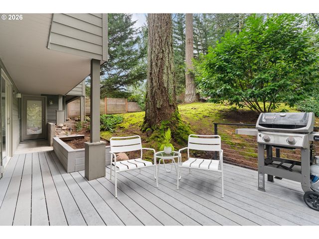1666 LAKE FRONT Rd, Lake Oswego, OR 97034