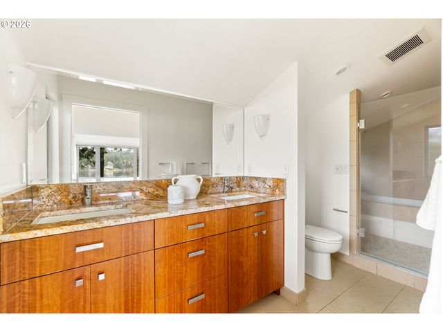 1666 LAKE FRONT Rd, Lake Oswego, OR 97034