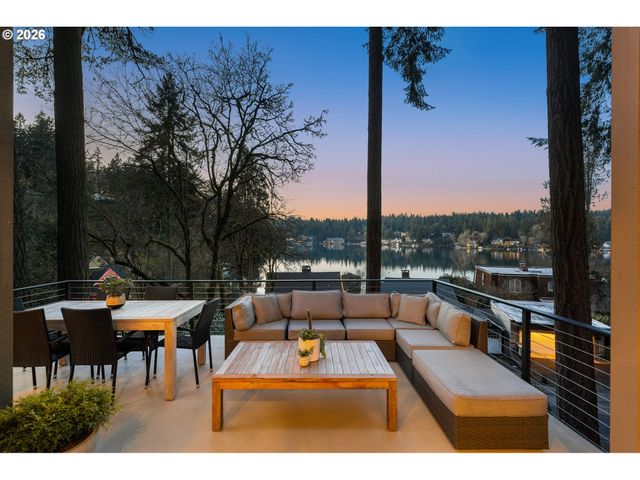 1666 LAKE FRONT Rd, Lake Oswego, OR 97034