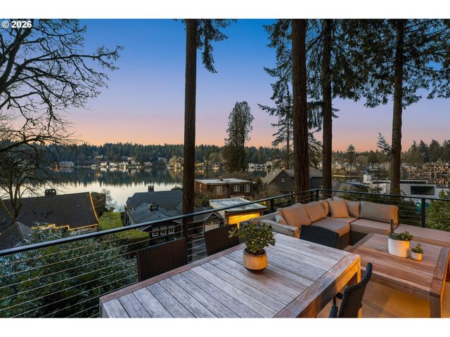 1666 LAKE FRONT Rd, Lake Oswego, OR 97034
