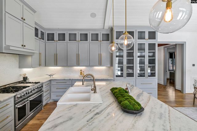 5232 Lakeshore Drive, Columbia, SC 29206