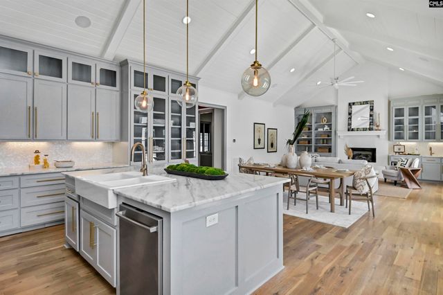 5232 Lakeshore Drive, Columbia, SC 29206