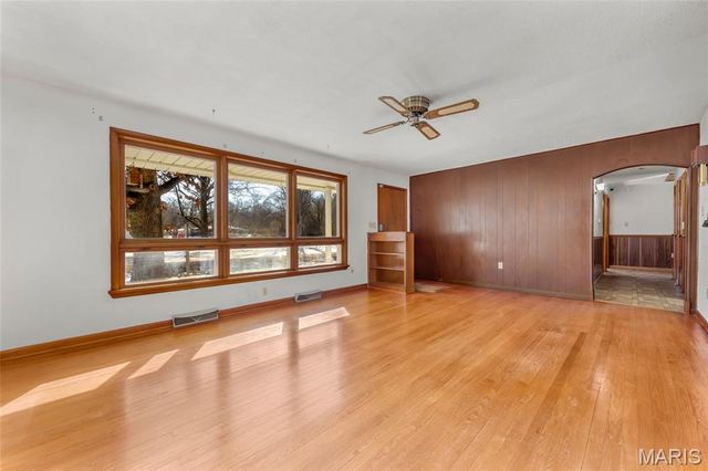 2113 S Main Street, Dupo, IL 62239