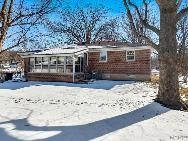 2113 S Main Street, Dupo, IL 62239