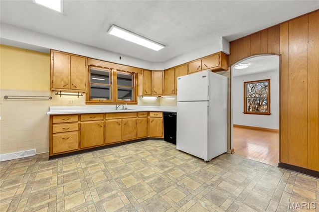 2113 S Main Street, Dupo, IL 62239