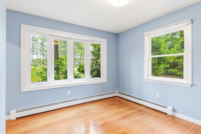 7 Sharon Ave, Norfolk, MA 02056