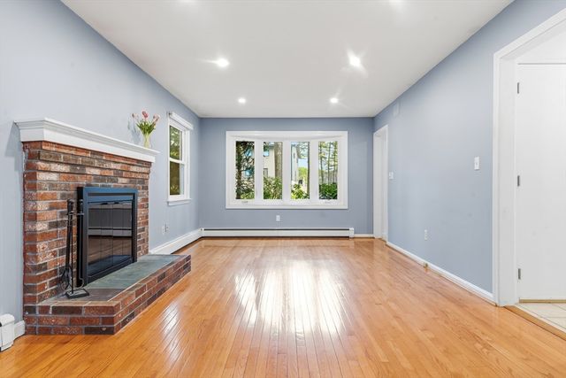 7 Sharon Ave, Norfolk, MA 02056