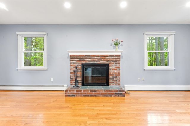 7 Sharon Ave, Norfolk, MA 02056