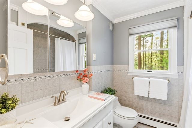 7 Sharon Ave, Norfolk, MA 02056