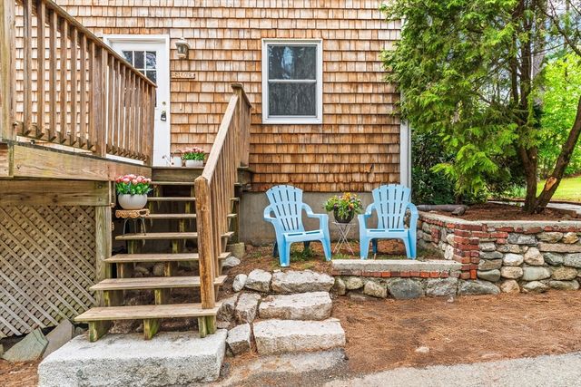 7 Sharon Ave, Norfolk, MA 02056