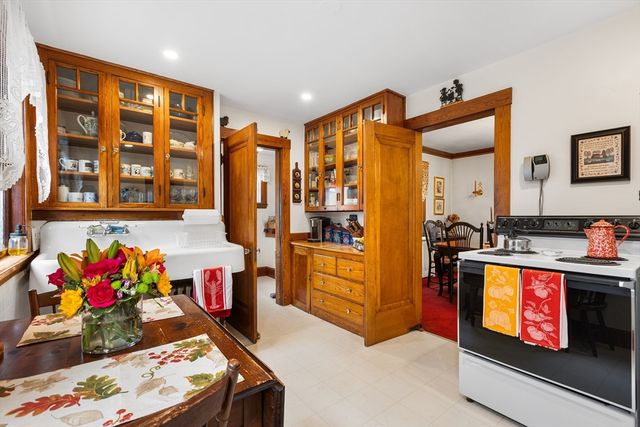 6 Warwick Street, Quincy, MA 02170