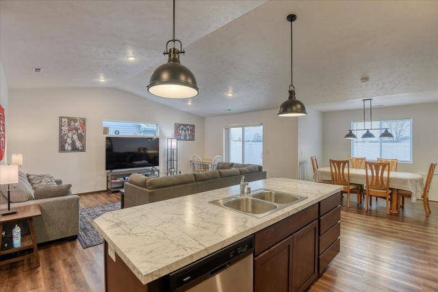 10330 W Salmonberry Rd, Spokane, WA 99004