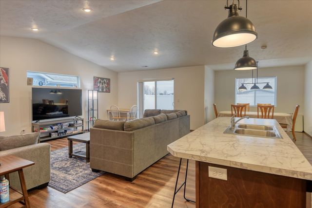 10330 W Salmonberry Rd, Spokane, WA 99004